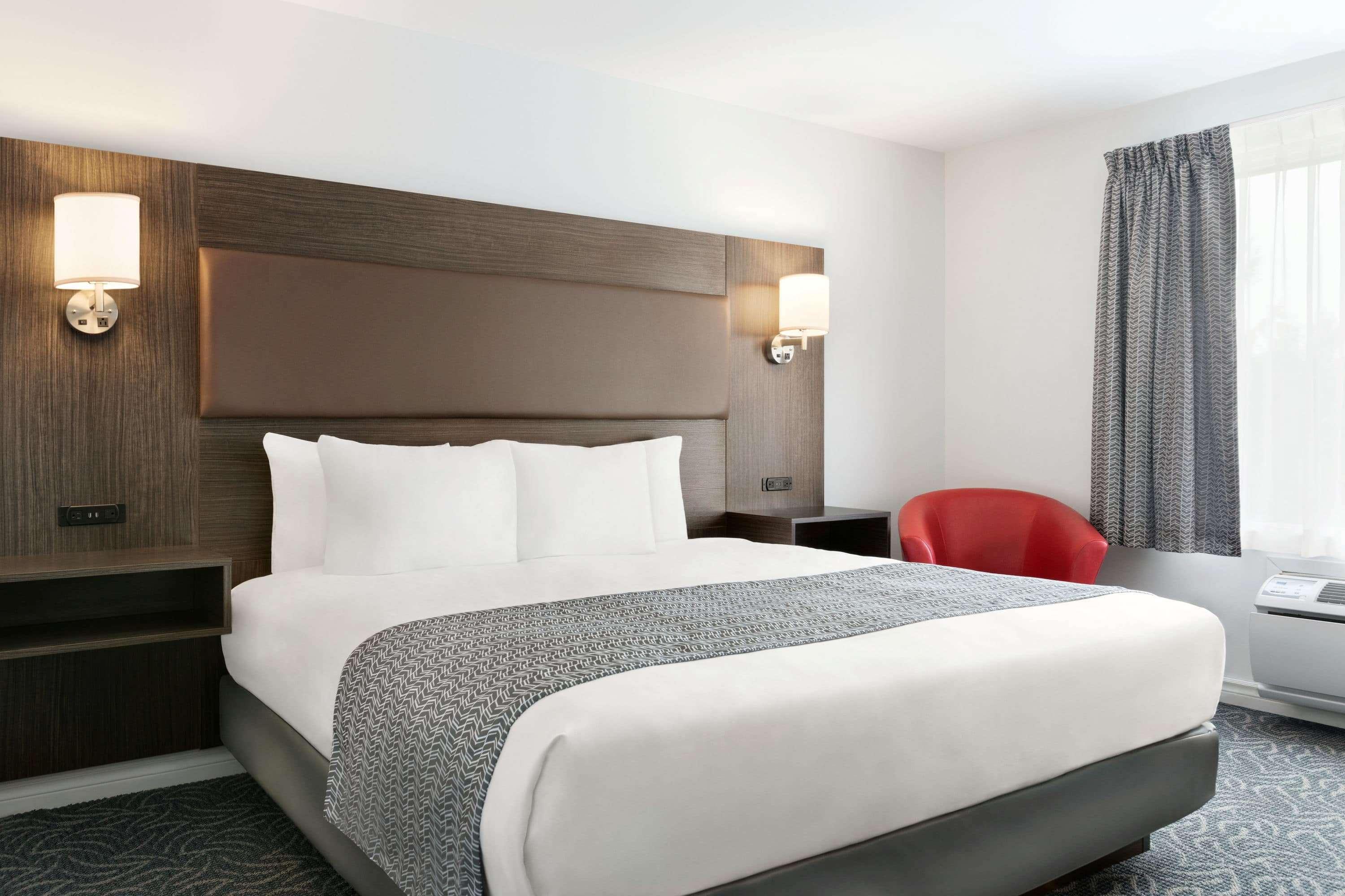 แทรเวลลอดจ์ บาย วินด์แฮม ริโก Hotel Rigaud ภายนอก รูปภาพ
